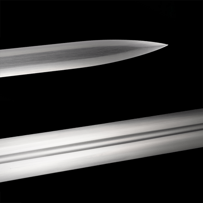 Geralt-Silver-Sword-Pommel